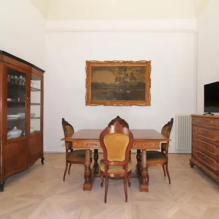 Apartment Palazzo Petroni Siena